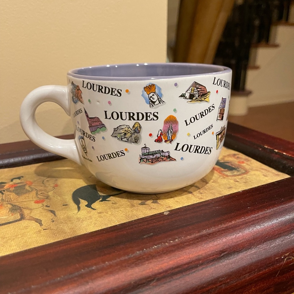 Vtg Lourdes Bowl Mug Cup.
5 x 3.5” T Valentine
Ceramic